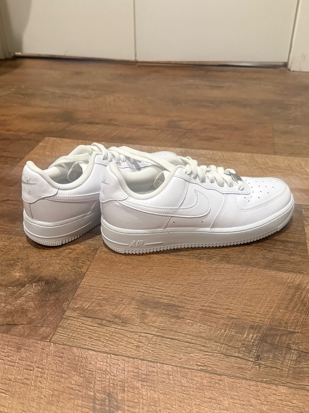 Nike Air Force 1 Low Mens/Womens Sneakers - White Size 8.5. Worn once! - Picture 4 of 5
